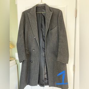 Sophisticated tailor-made men’s wool coat